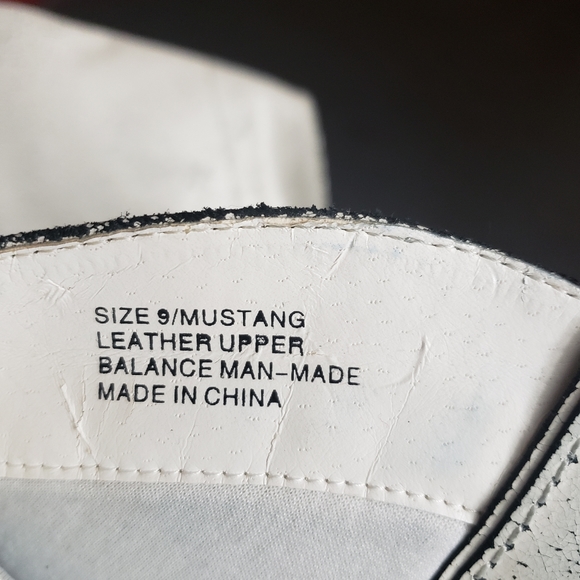 Volatile Leather Distressed boots - Picture 3 of 10